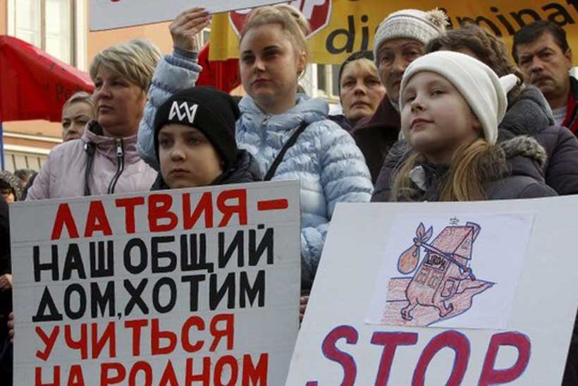 Latvija: Jārēķinās ar tūkstošiem cilvēku deportāciju uz Krieviju
