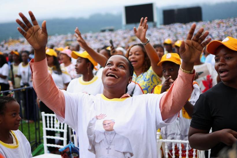 Pope Leo’s Final Africa Stop Turns Dramatic as Prisoners Shout for Freedom